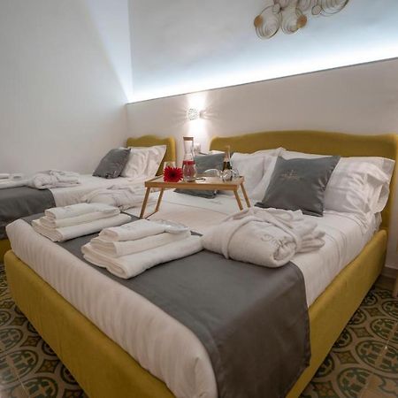 Dimora Fantasia Charme B&B Μπάρι Εξωτερικό φωτογραφία